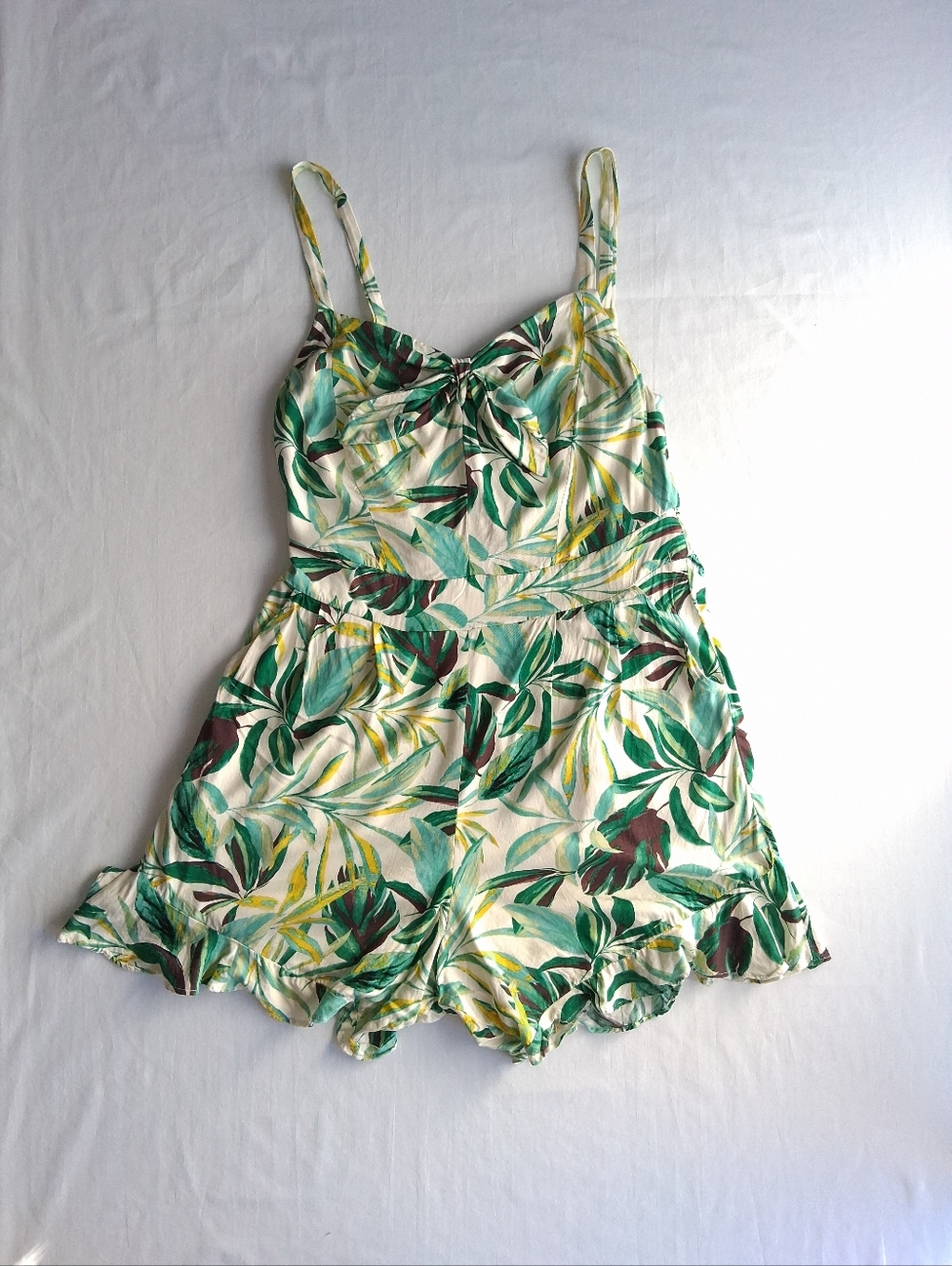 Torrid Romper Shorts Challis Tie-Front tropical print lightweight women’s M/L